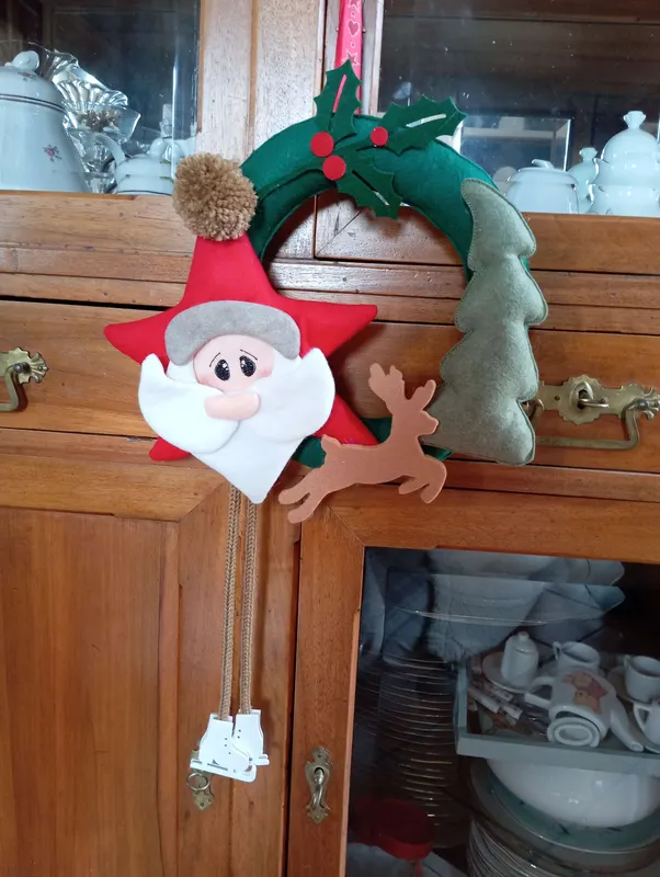 Fuori porta di Natale con Babbo Natale e renna